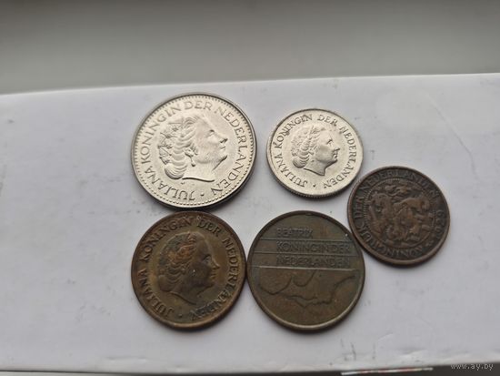 Сборный лот гульденов и центов Нидерланды. Лот состоит из 5-ти монет. Монеты не чищены. 45259