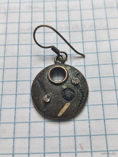 Старая серьга. Тяжелая.