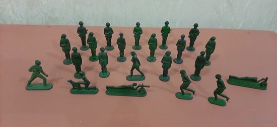 Советские оловянные солдатики игрушка СССР металл. Все на фото.