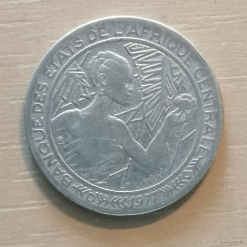 Центральная Африка (BEAC) 500 франков, 1977 г., отметка на аверсе "D" - Габон, KM# 12