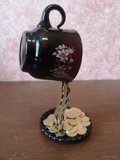 Денежная чашка. Панно из монет.