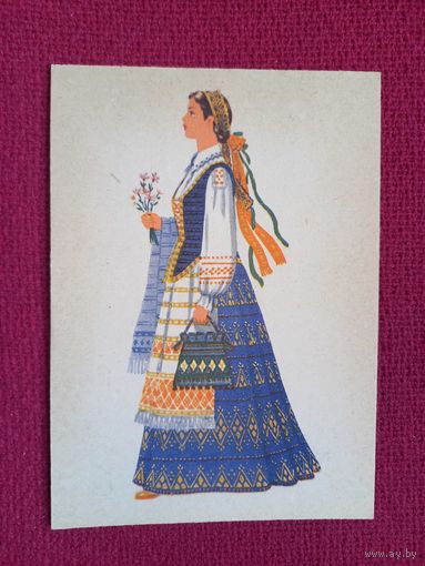 Женские народные костюмы в Аукштайтии. 60 г. Чистая.