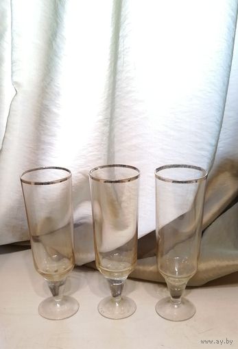 Прибор для воды НЕМАН 10.3.76 года. 16шт  Высота 15см.диаметр ножки 4см.диаметр верхней части 4.5см.