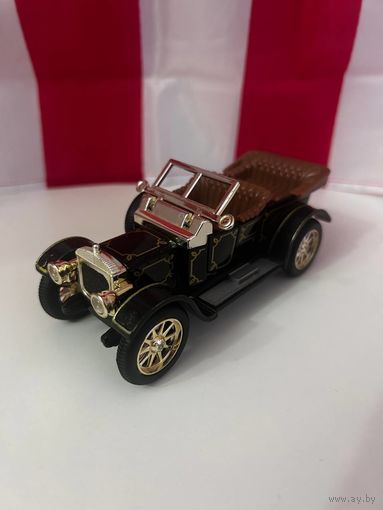 Машинка (модель) винтажного ретро автомобиля 1:32