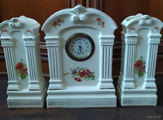 Старинные фарфоровые часы. Villeroy & Boch. Старое клеймо.