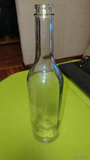 Бутылка 0,7 из СССР. СЗК. 1977 г.