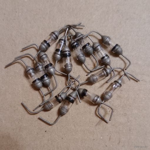 Диод Д18 новый, цена за 15 штук.