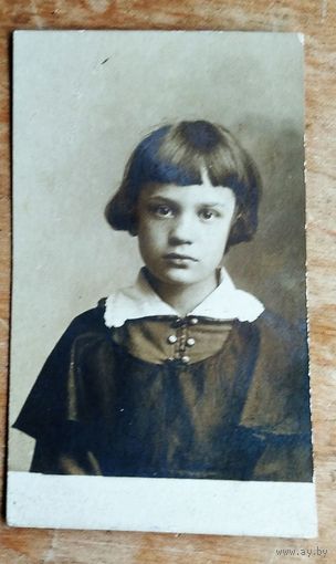 Фото девочки. 1930-е. 4.5х7 см