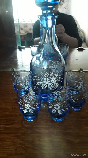 Графин со стопками