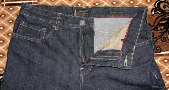 Джинсы Authentic мужские. Размер W30 L32.