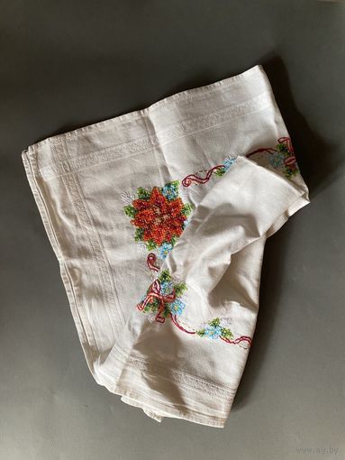 Скатерть на Рождество и Новый Год, ручная вышивка