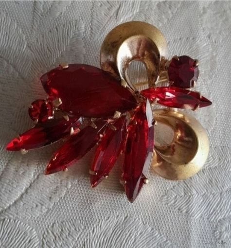 Винтажная брошь. Чехословакия.