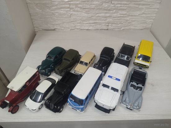 Лот из 12 моделей