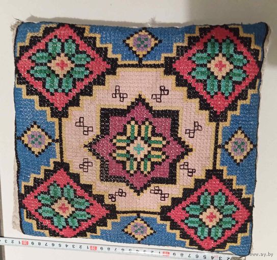 Подушка вышитая,  старинная , винтаж