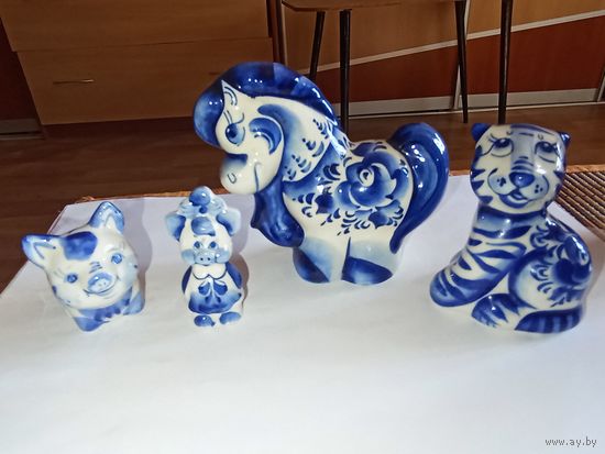 Набор фарфоровых фигурок ГЖЕЛЬ , СССР .