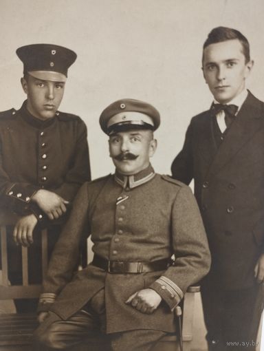 Фото ПМВ  Отец  с сыновьями .Оригинал!