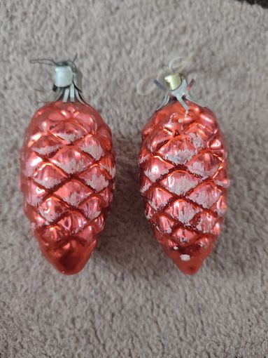 Ёлочные игрушки шишки.