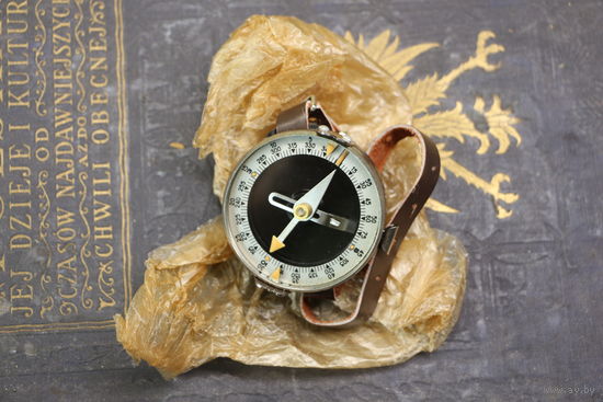 Компас Адрианова, военный, бакелит. новый. Распродажа коллекции вещей. С РУБЛЯ! АУКЦИОН!