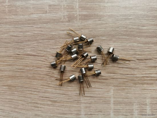 Лот (1) Транзисторы, радиодетали с хранения (20 шт.). С 1 рубля