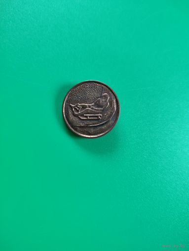 Значок тяжёлый бабслей, сани.