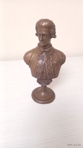Статуэтка бронзовая,  16см