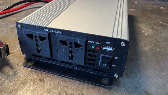 Инвертер AVS Energy 12В/220В/2000Вт