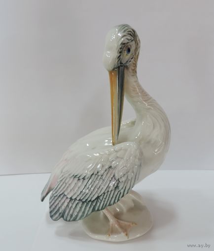 Статуэтка фарфоровая "Пеликан" 60-е годы фирма "Карл Энс" Германия. Высота 14.5 см. Целая, без реставрации.