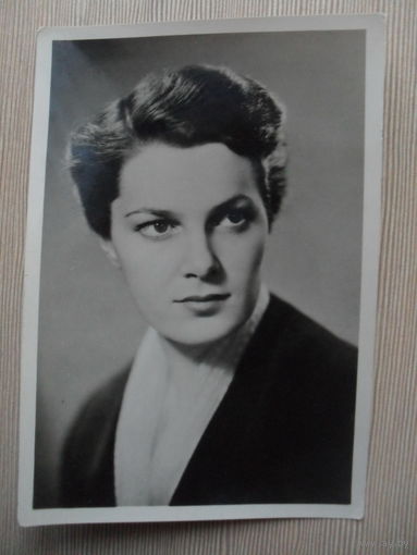 ЧЕРНО-БЕЛАЯ ФОТО-ОТКРЫТКА. АРТИСТЫ ТЕАТРА И КИНО. СССР. 1958 Г. ЭЛИНА БЫСТРИЦКАЯ.