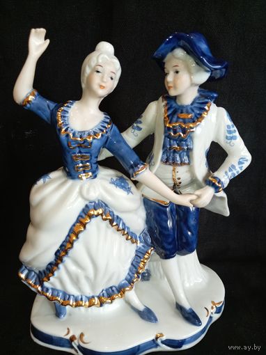 СТАТУЭТКА "ТАНЦУЮЩАЯ ПАРА". Фарфор, кобальт. С РУБЛЯ.