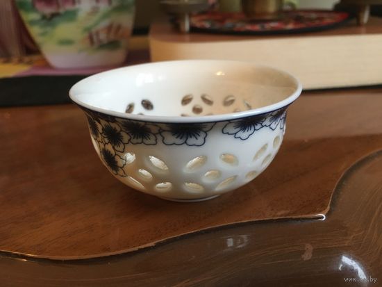 Солонка, рисовый бело-синий фарфор