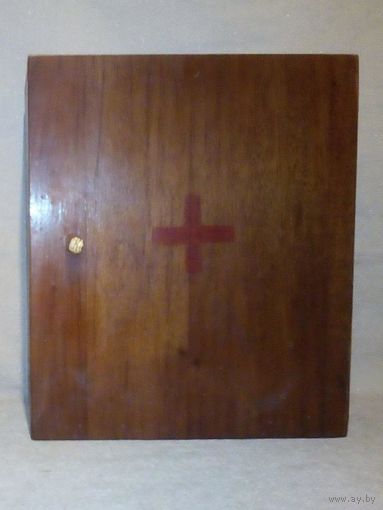 Старая аптечка СССР настенная