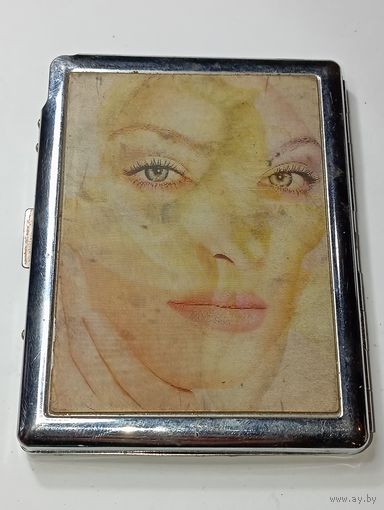 Портсигар с переливающиеся картинками .