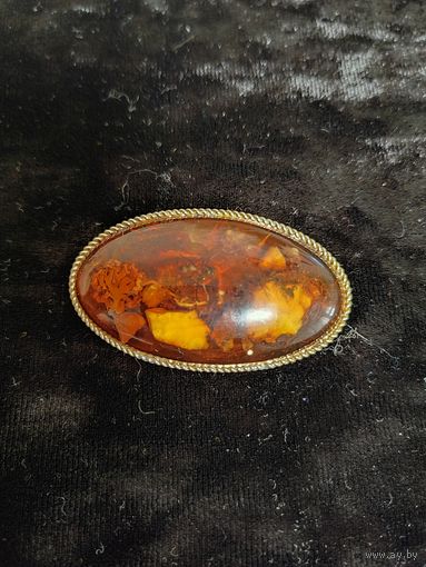 Брошь СССР из Балтийского янтаря