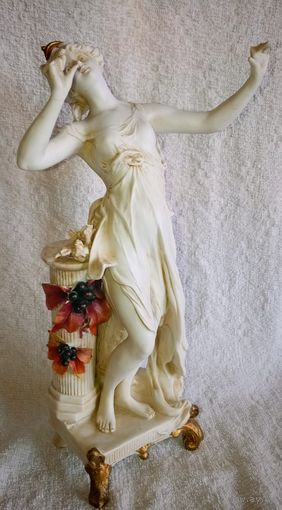 Статуэтка антикварная, 1850 гг. Девушка в платье.