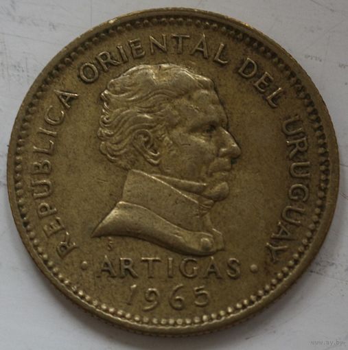 Уругвай 10 песо 1965 год. А-2