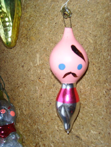 Елочная игрушка СССР . Украинец . Чуб . Редкая