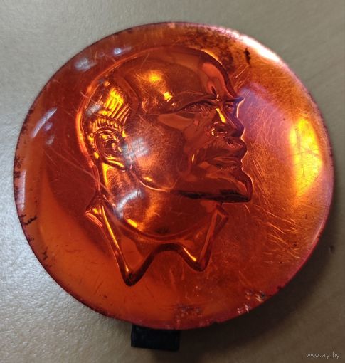 Значок Ленин. Крупный