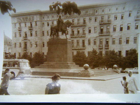 Фото 1960е годы. Москва. Памятник "Юрию Долгорукому". Ретро автобус.