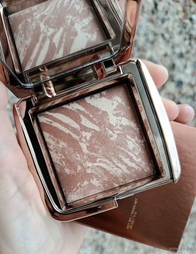 Бронзер Hourglass Ambient Lighting Bronzer 11 gr в оттенке Diffused Bronze Light