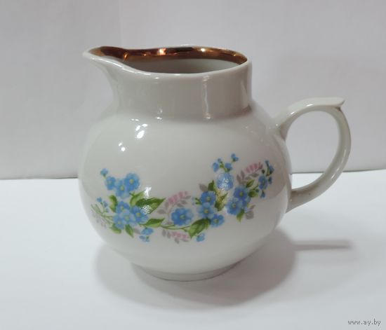 Сливочник фарфоровый СССР. Дулёво. Высота 9.5 см.