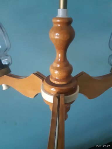 Люстра СССР из натурального дерева.