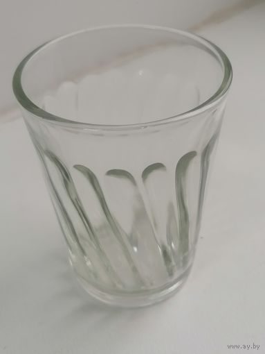 Граненый стакан - грани внутрь, прозрачный