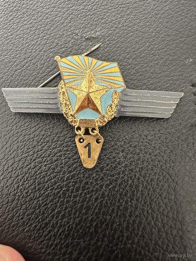 Значок. Сверхсрочника за выслугу 1год в ВВС СССР. тяжелый