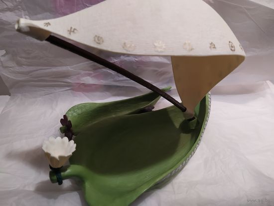 Шляйх(Германия),оригинал, 2 фигурки эльфов+Цветочный зонтик и лодка Баяла для маленьких эльфов,одним лотом(4 ед.)