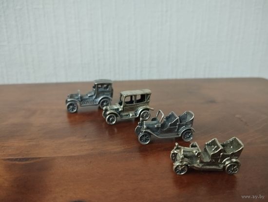 Коллекция ретро автомобилей .Серебро. Европа.