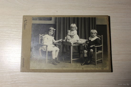 Старая фотография, размер с картоном 17*11 см.