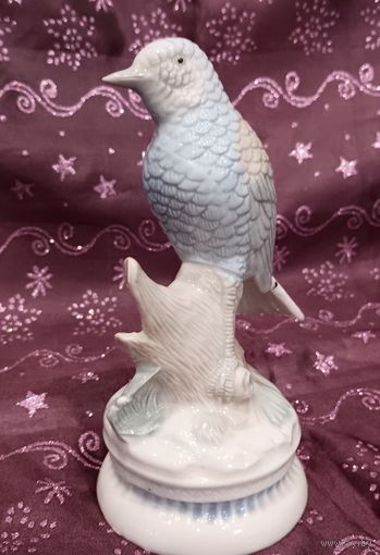 Винтажная статуэтка Птица. Фарфоровая фабрика Karl Ens, детальное изображение птиц. 16 см.