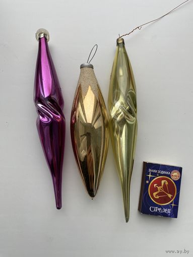 Лот елочных игрушек.