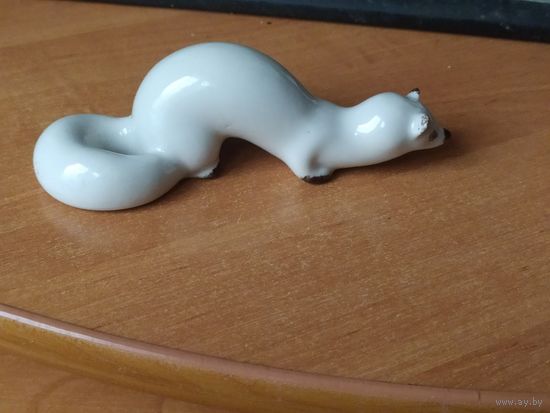 Статуэтка ( ласка, хорёк, куница)