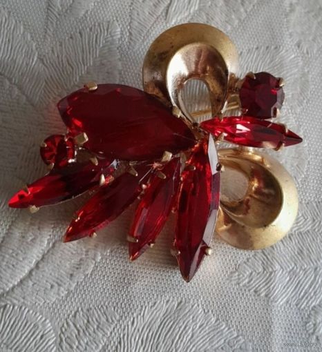 Винтажная брошь. Чехословакия.